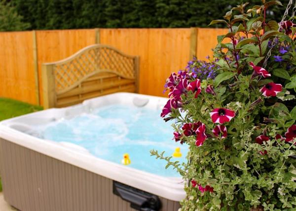 Relax and Explore Beech Tree Lakes Lodges, South Yorkshire