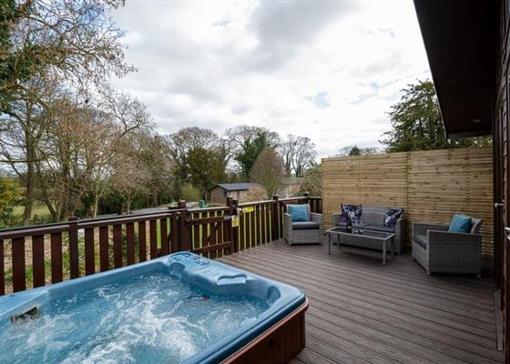 Amblewood Spa (Pet) at Raywell Hall Country Lodges, Cottingham