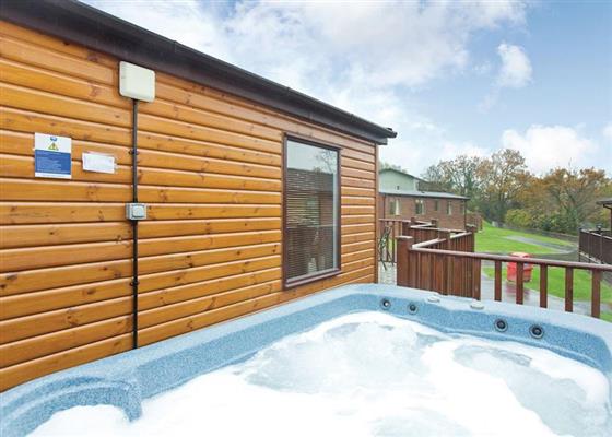 Country Four Plus Gold at Finlake Lodges, Newton Abbot