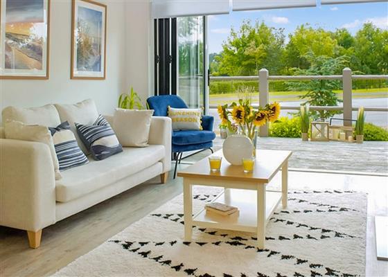 4 Berth Indulgent Meadow Lodge