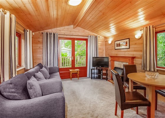 6 Berth Comfort Lodge 3 Bed Pet