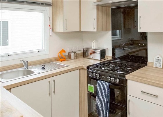 8 Berth Comfort Caravan Pet