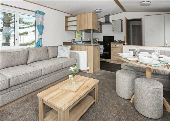 8 Berth Luxury Caravan With Hot Tub (Pet)