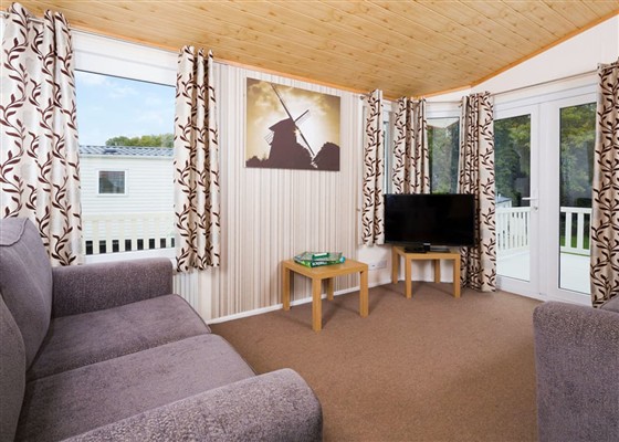8 Berth Superior Lodge With Hot Tub (Pet)
