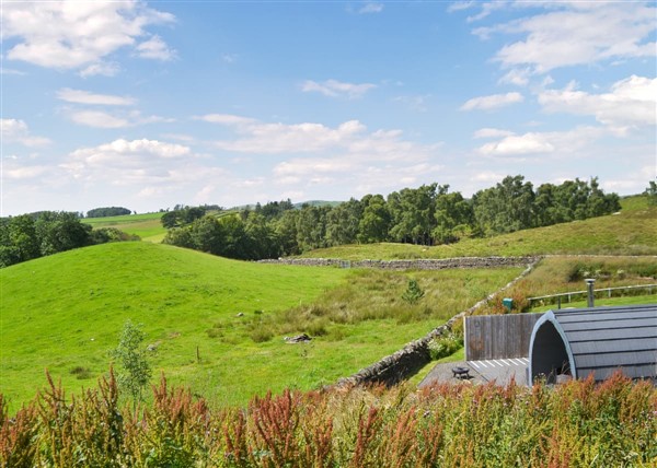 Luxury Castle Pod with Hot Tub Accessible in 