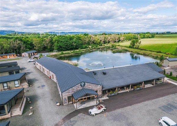 Paddocks Deluxe Lodge 3 Bed at Silverwood Resort in 