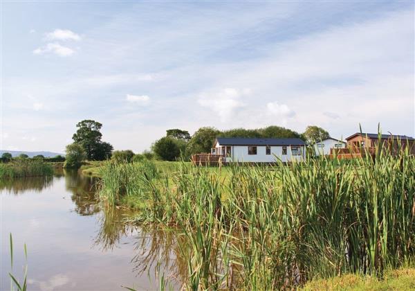 Oak Place (Partial Lake View) at Wigmore Lakes Lodges in 