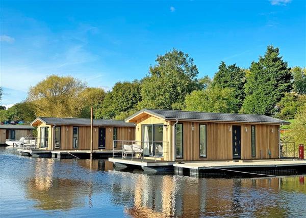 Deluxe Floating Lodge at York Marina in 