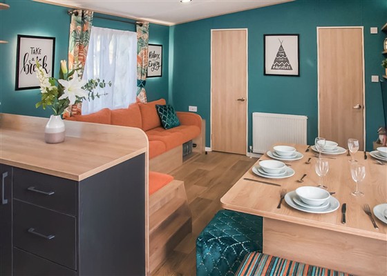 Burst of Blue 8 Berth (Pet)