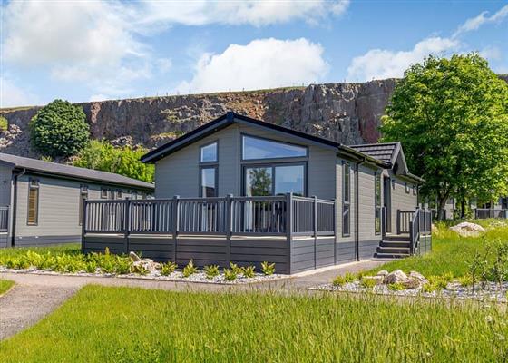 Castleton Premier Lodge