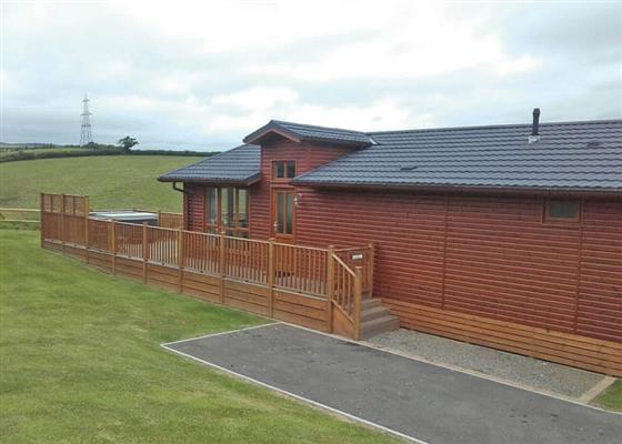 Comfort Plus Lodge Hot Tub