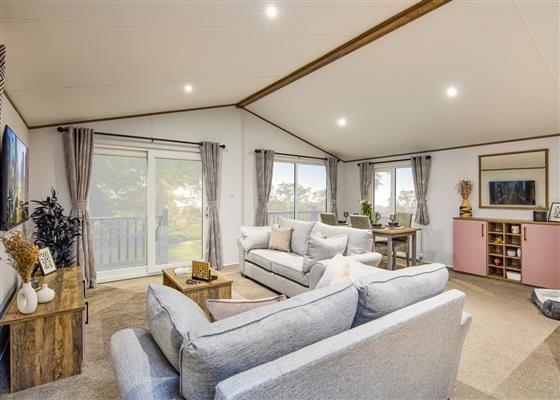 Deluxe PLUS Lodge 2