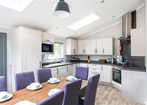 Exclusive 10 Berth Lodge With Hot Tub