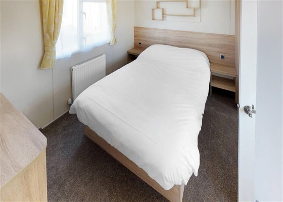 Gold Plus 3 Pet Friendly Caravan Decking sleeps 6