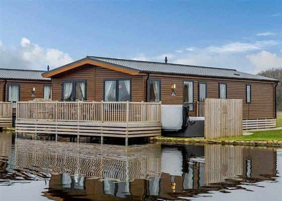 Larch Waterside (Pet)