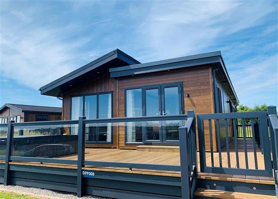 Luxury Lodge Hot Tub 6