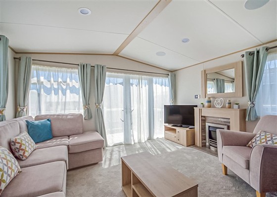 Platinum 3 Lodge with decking