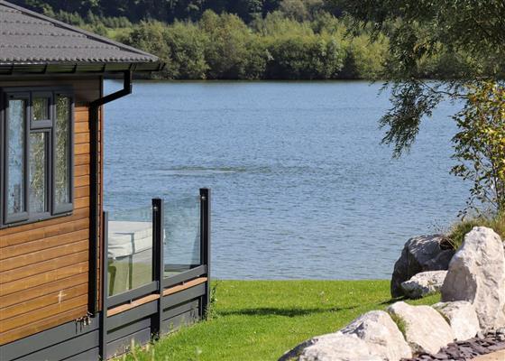 Signature Lodge Hot Tub 10