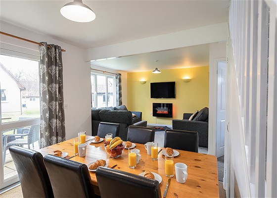 Silver 3 Bed Villa (Pet Friendly)