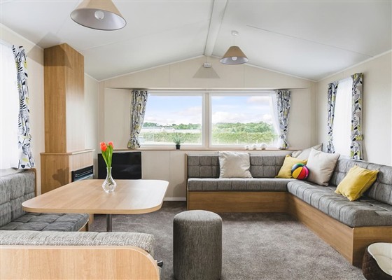 Silver Plus 2 Caravan with Decking (Pet)